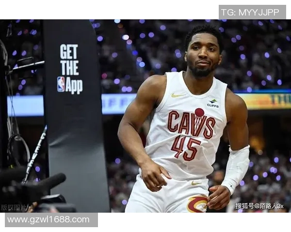 多诺万米切尔带领球队重返巅峰的奋斗历程与精彩瞬间