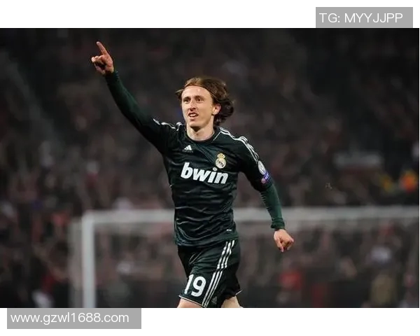 莫德里奇：足球场上的艺术家与战士，如何在岁月中绽放光芒