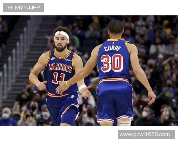 勇士队与活塞队在2015至2016赛季的精彩对决回顾与分析