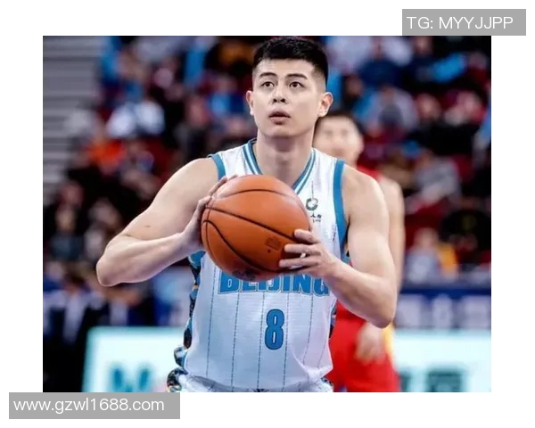 方硕的篮球之路:从青涩新秀到CBA明星球员的成长历程与心路历程