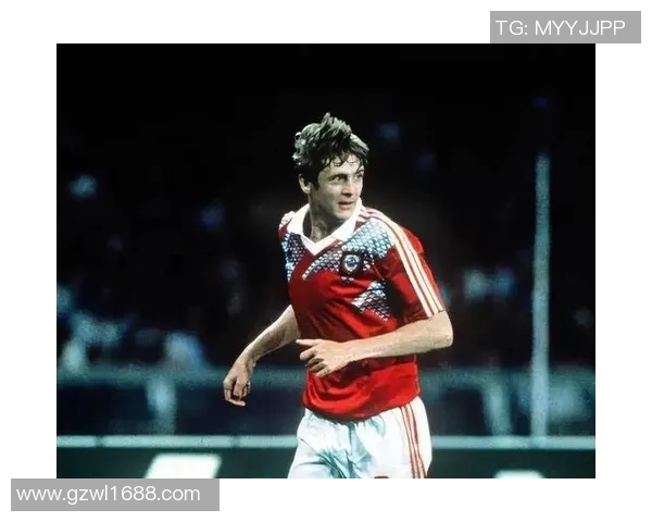 莱万的足球传奇之路：从天才少年到世界顶级前锋的辉煌历程