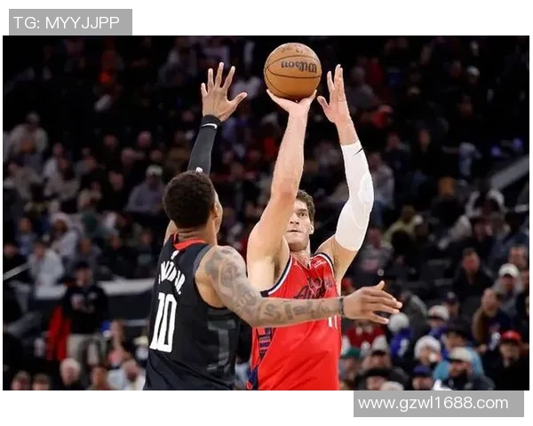 布鲁克洛佩斯：从NBA巨星到篮球战术的创新者与引领者